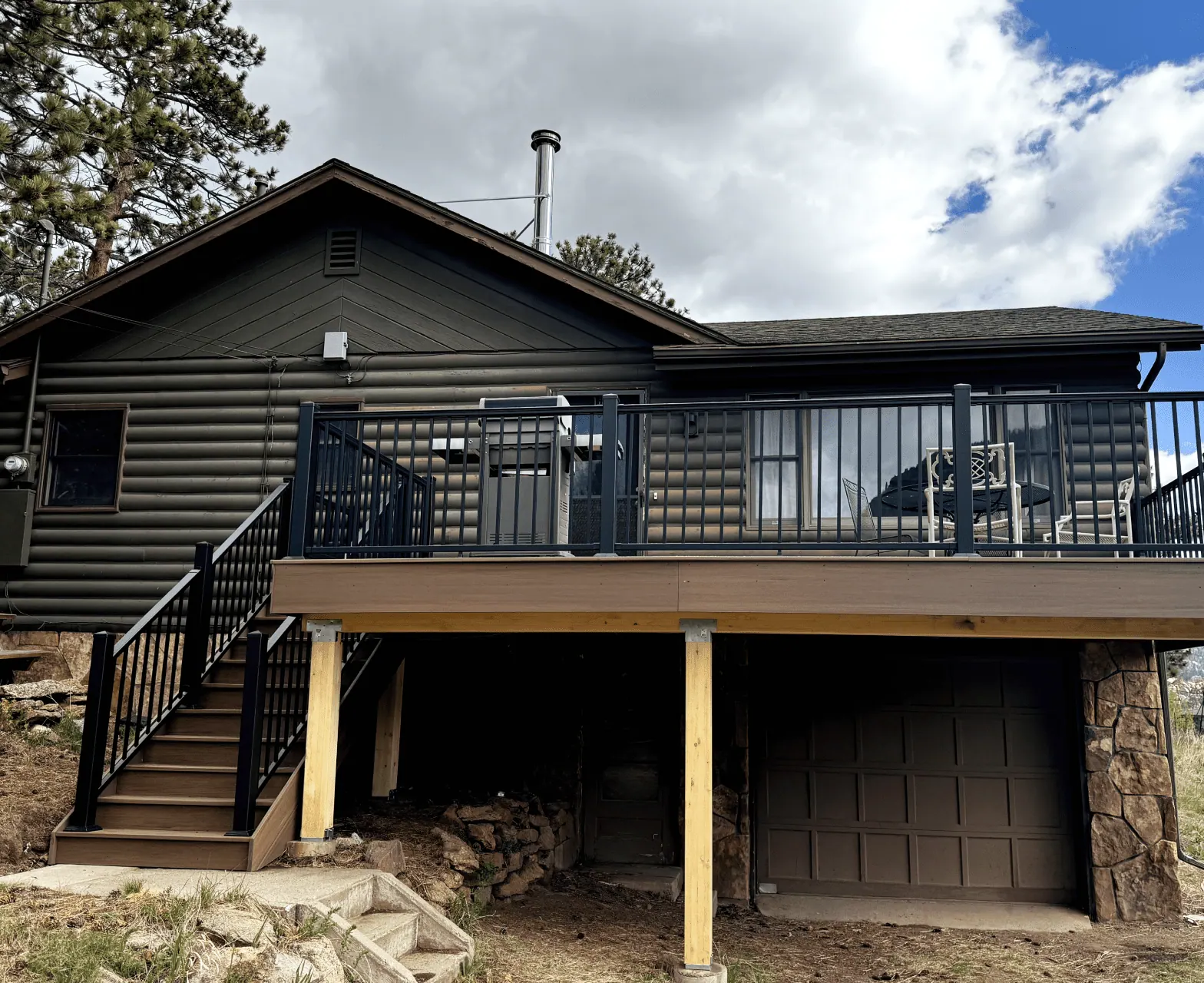 Upper level deck integrated with home design